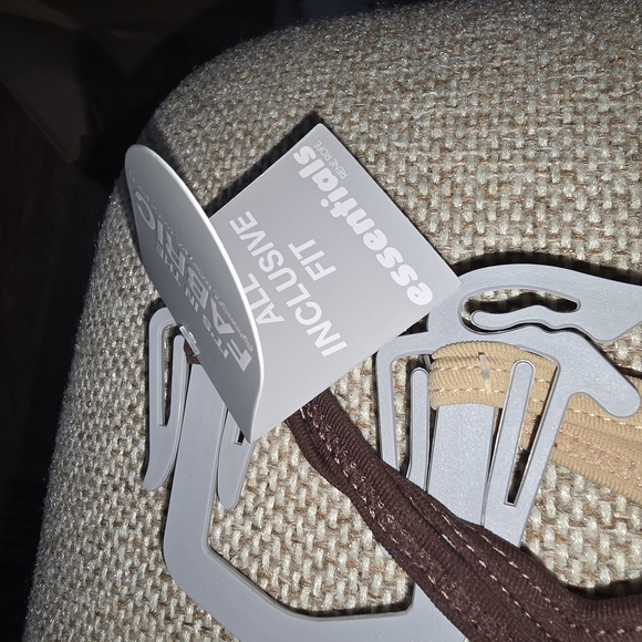 Rene Rofe Brown and Tan Seamless Wireless Bras Size Medium - Picture 4 of 10